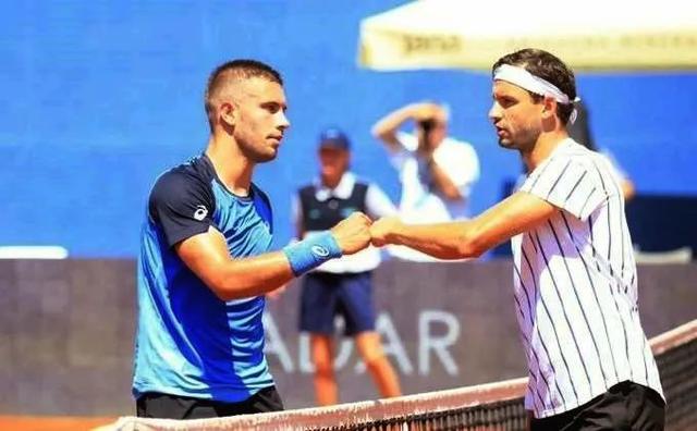 直塞打到身 直塞打到身